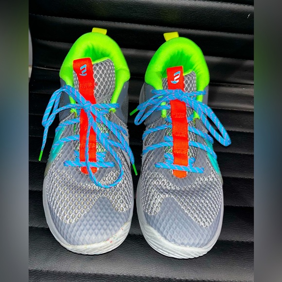 Under Armour shoes Size Mens 11 / Womens 12.5 - Picture 1 of 5